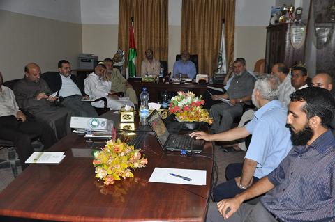 الوزارات المختصة تناقش التعديات على الاراضي الحكومية