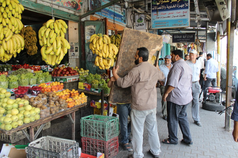 إزالة البسطات المخالفة في رفح