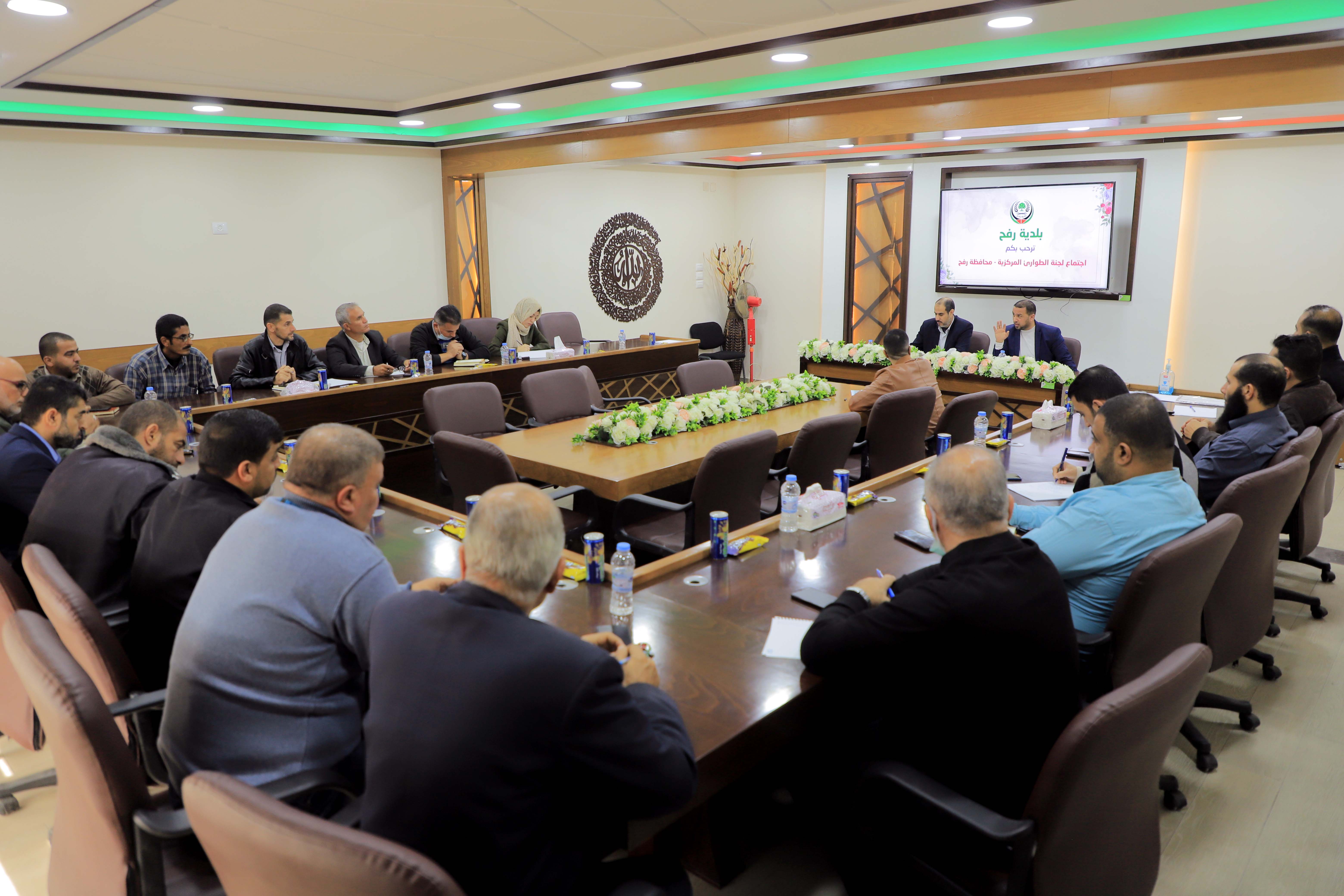 بلدية رفح تعقد اجتماعًا تقييميًا للجنة طوارئ الشتاء المركزية