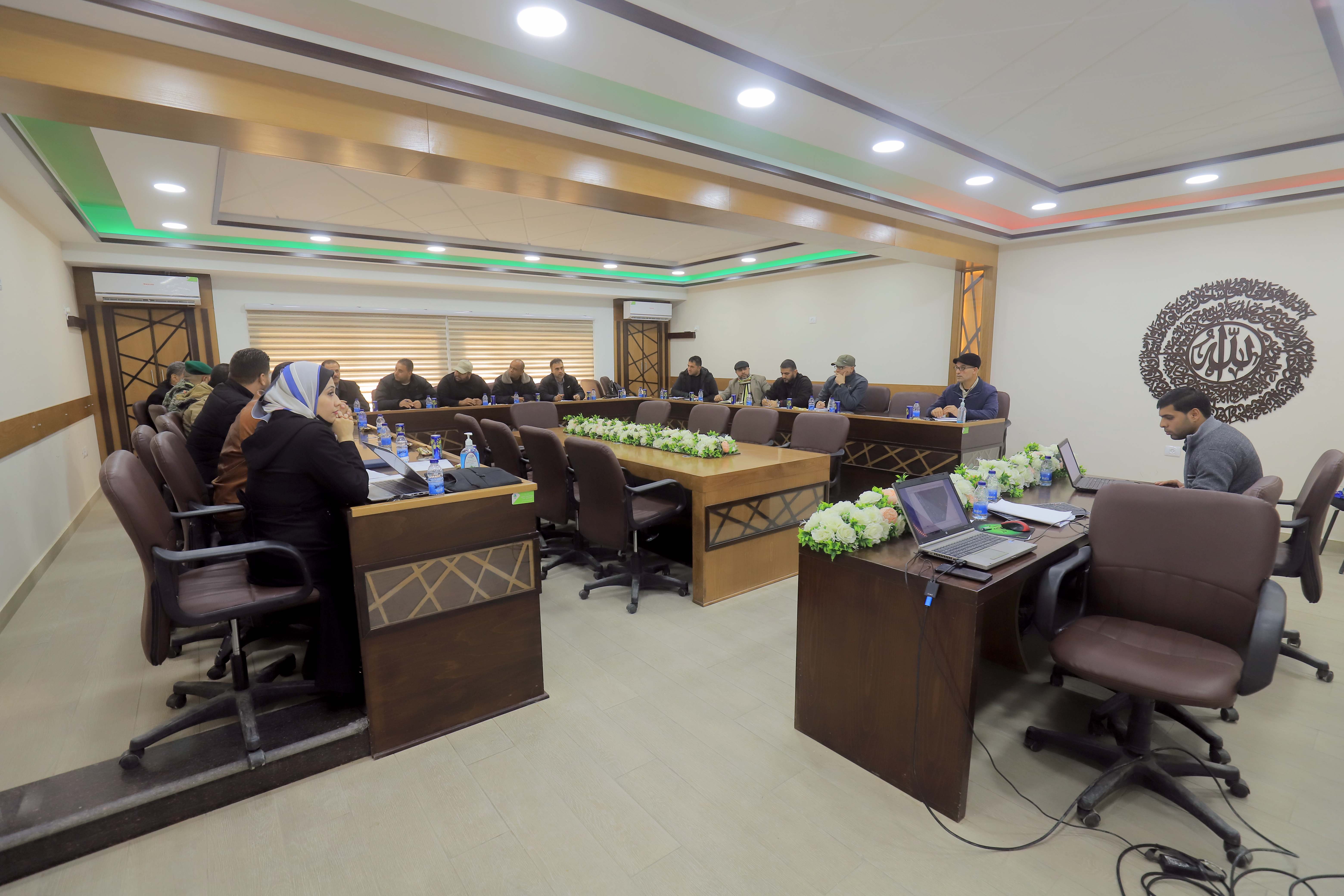 بلدية رفح تعقد اجتماعًا لمناقشة شارع بمحاذاة الحدودية الجنوبية للمدينة