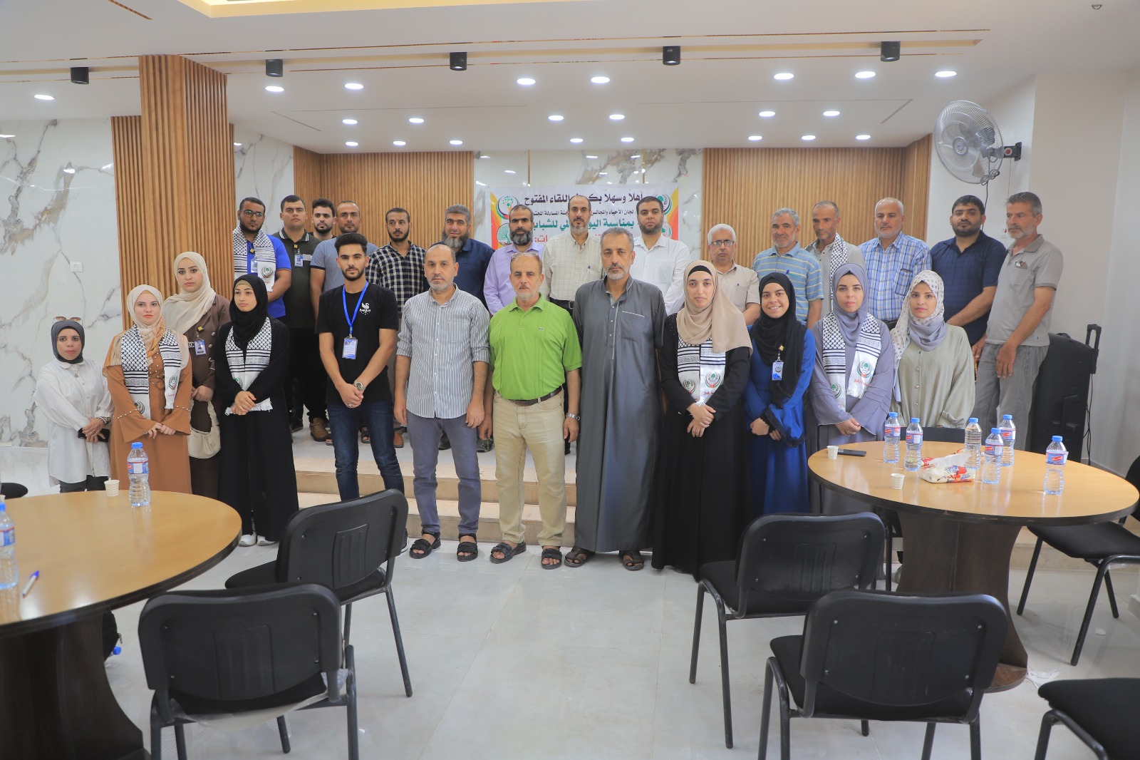 بلدية رفح تنظم لقاءً مفتوحًا مع المجالس الشبابية ولجان الأحياء