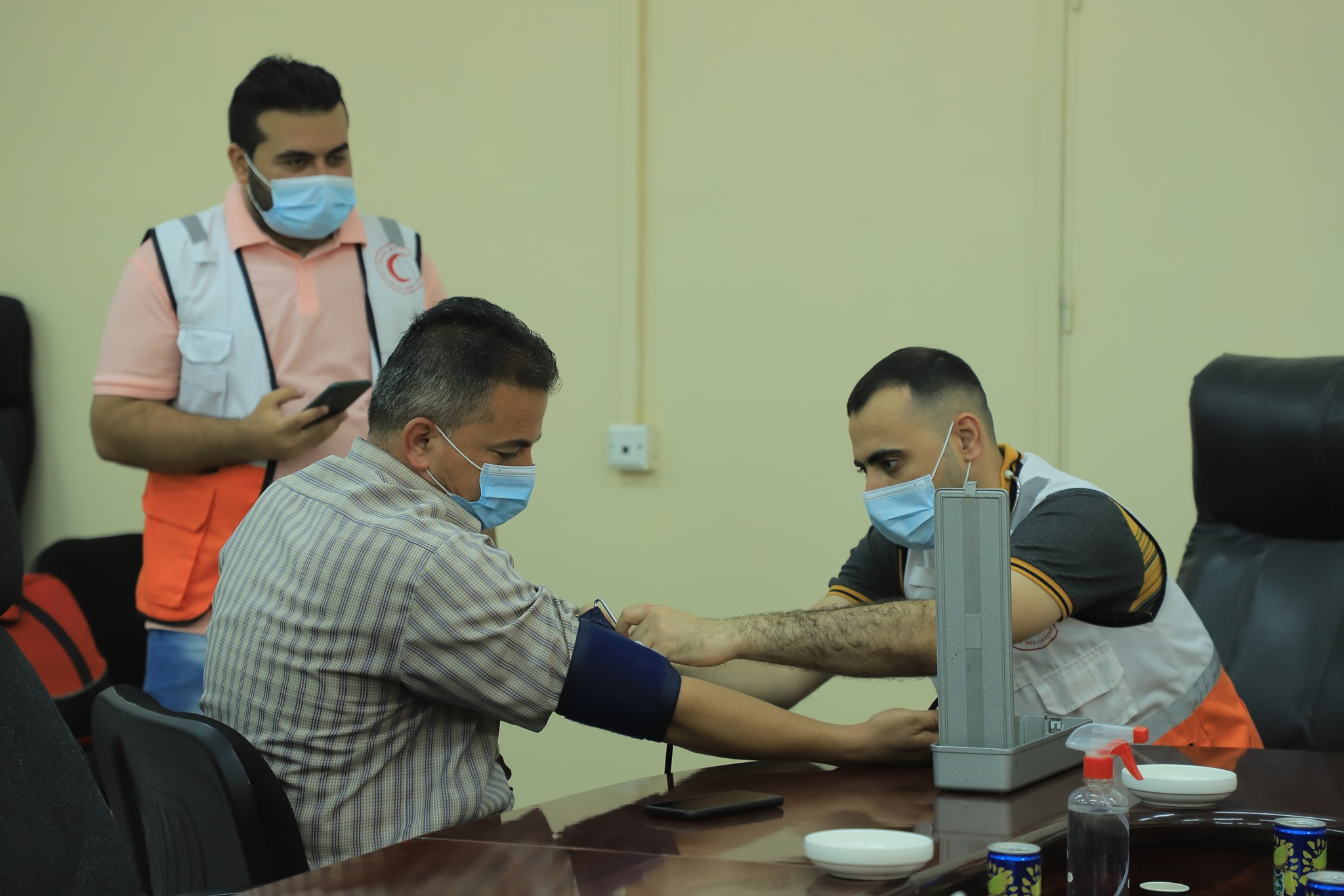 بلدية رفح تنظم يوم طبي للموظفين