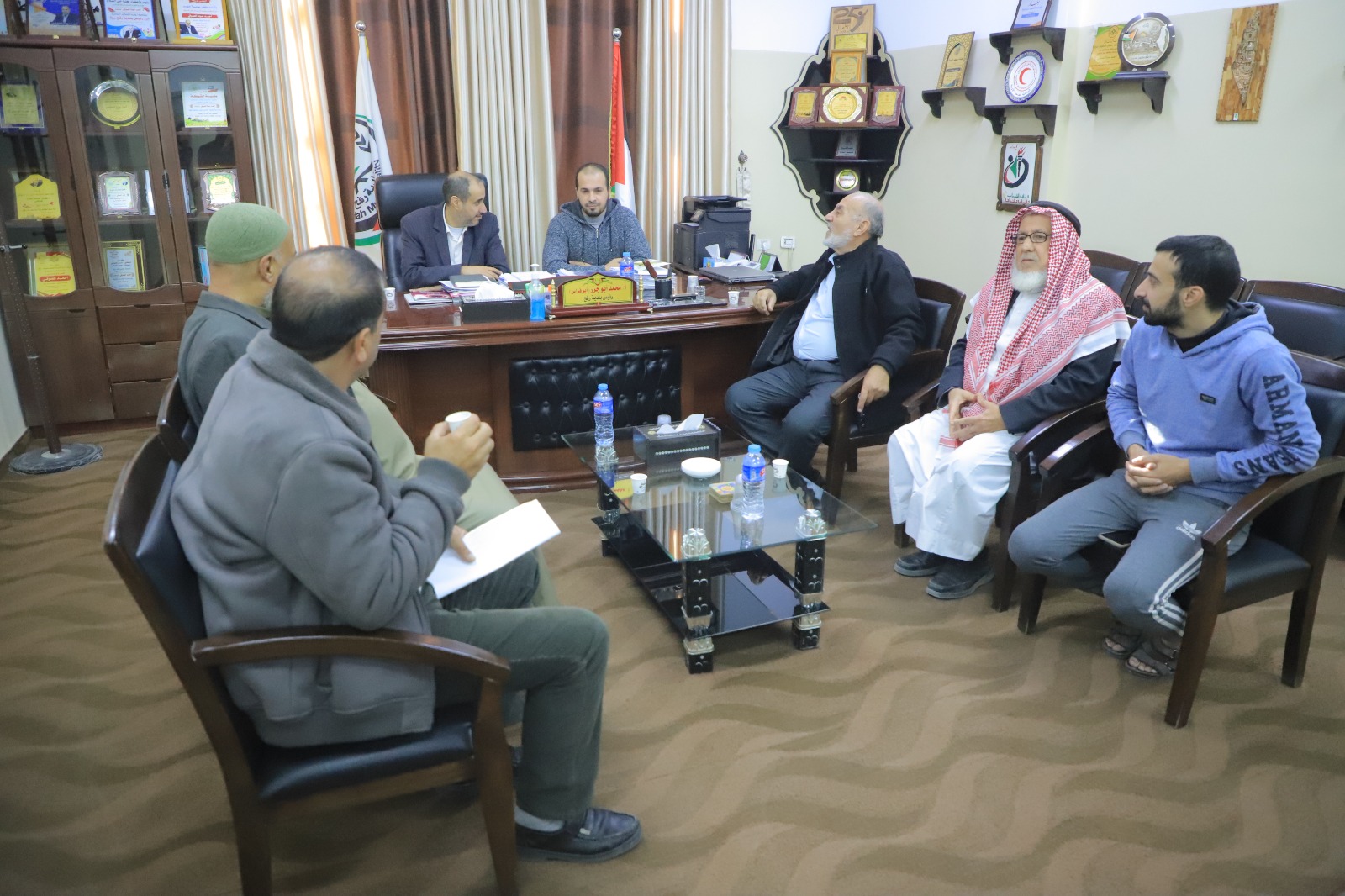 بلدية رفح تسلم مهام رئاستها للجريح 