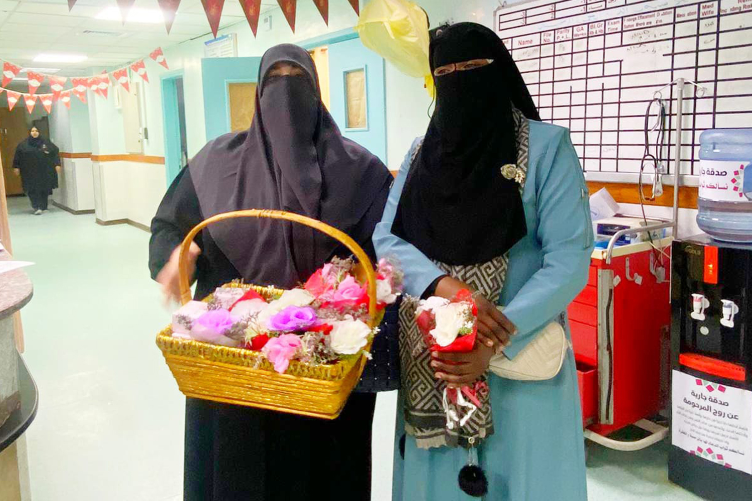 بلدية رفح تنفذ زيارات معايدة للأطفال حديثي الولادة بمناسبة عيد الفطر