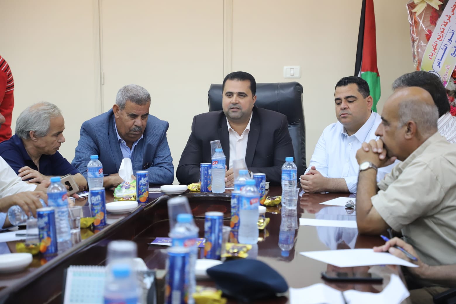 بلدية رفح تنظم لقاء لمناقشة التحضيرات لاستضافة نهائي كأس غزة