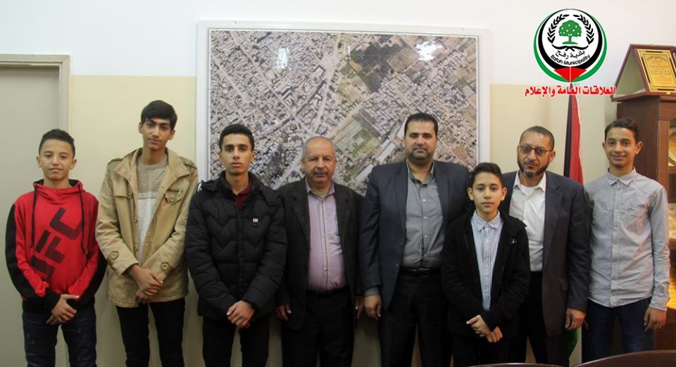 برلمان طلابي يزور بلدية رفح