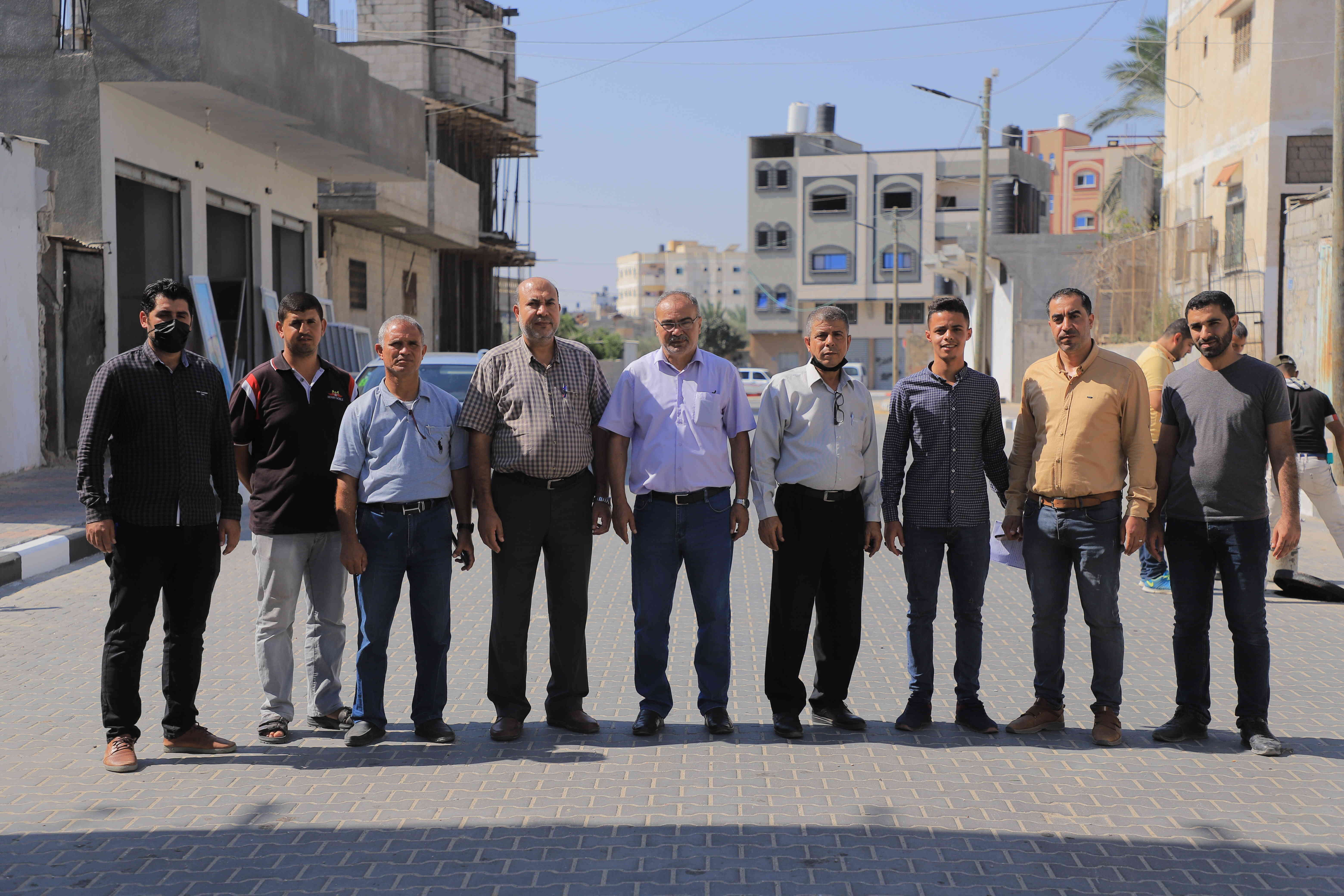 بلدية رفح تتسلم مشروع تطوير شوارع داخلية في الحي الإداري