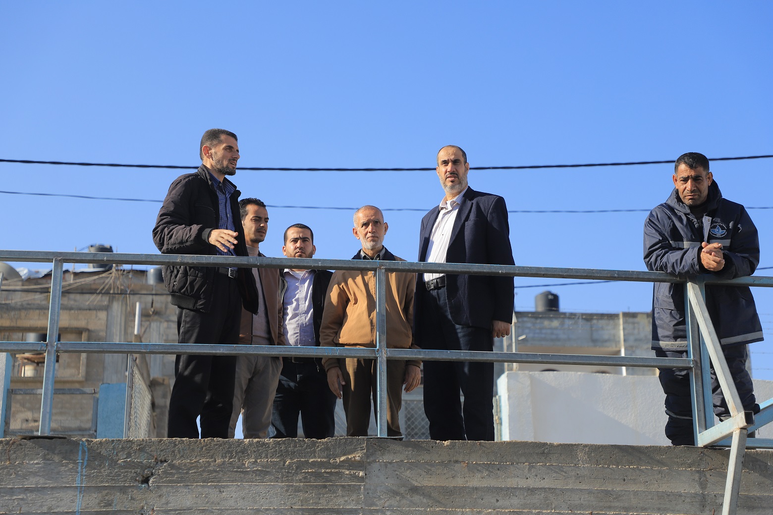 رئيس بلدية رفح ينظم جولة ميدانية لمتابعة أعمال لجنة الطوارئ بالمدينة