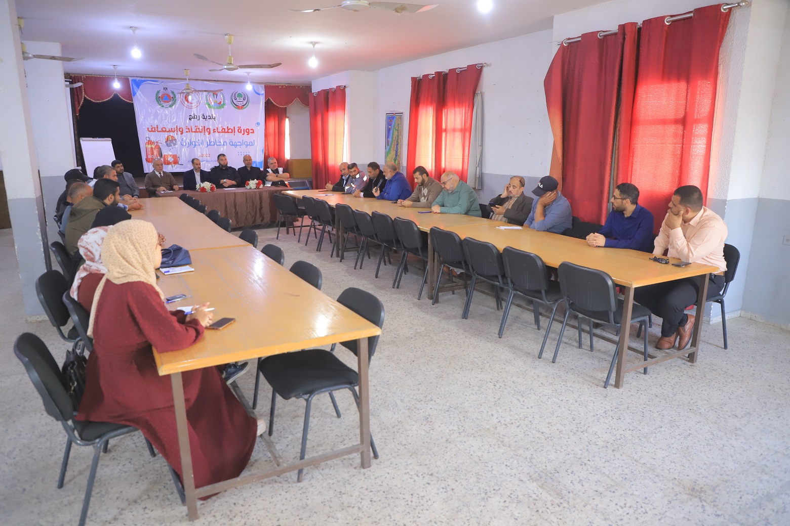 بلدية رفح تُدَرِّب المتطوعين من لجان الأحياء لمواجهة مخاطر الكوارث