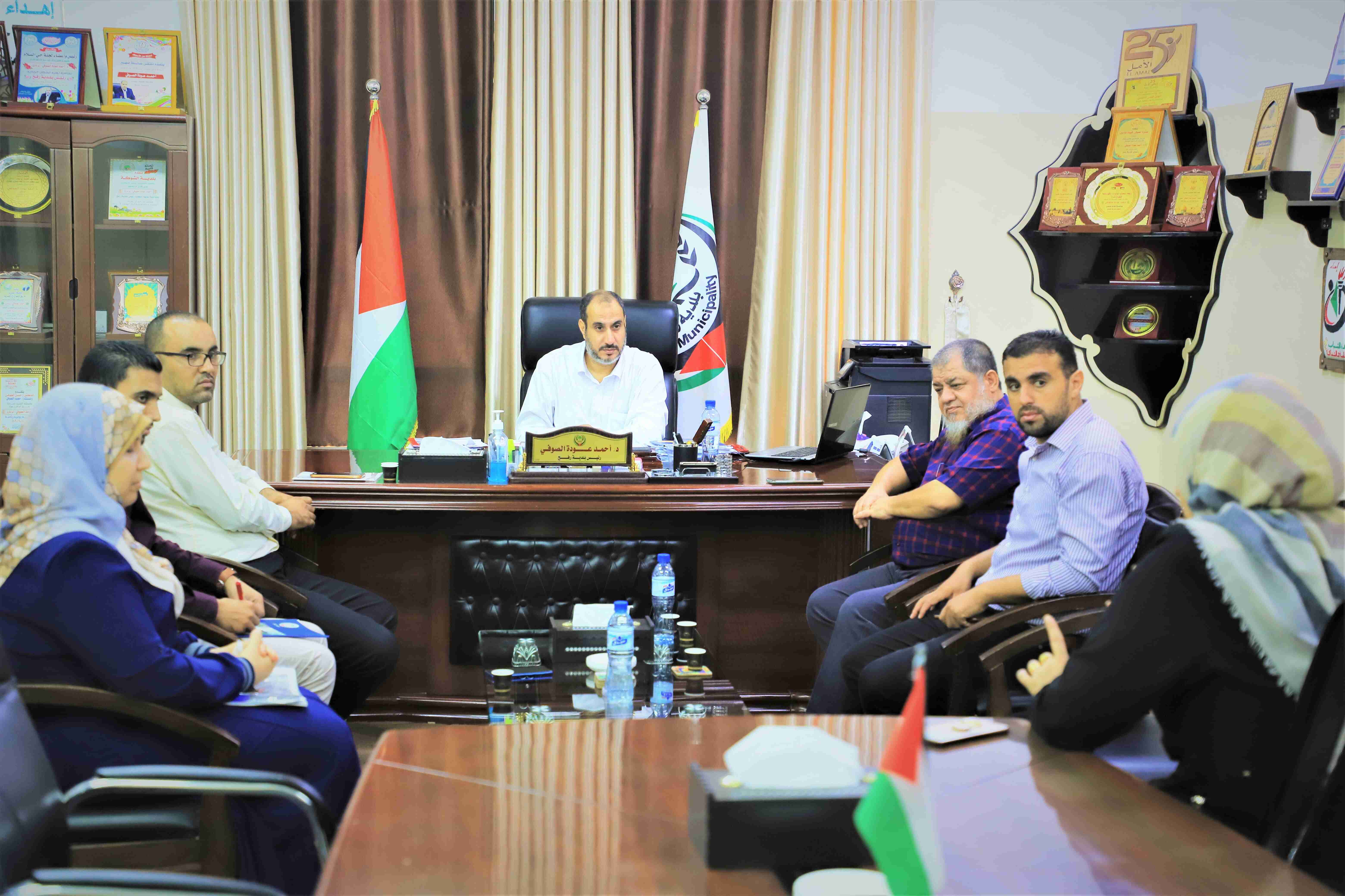 بلدية رفح تستقبل وفدًا من مديرية عمل رفح