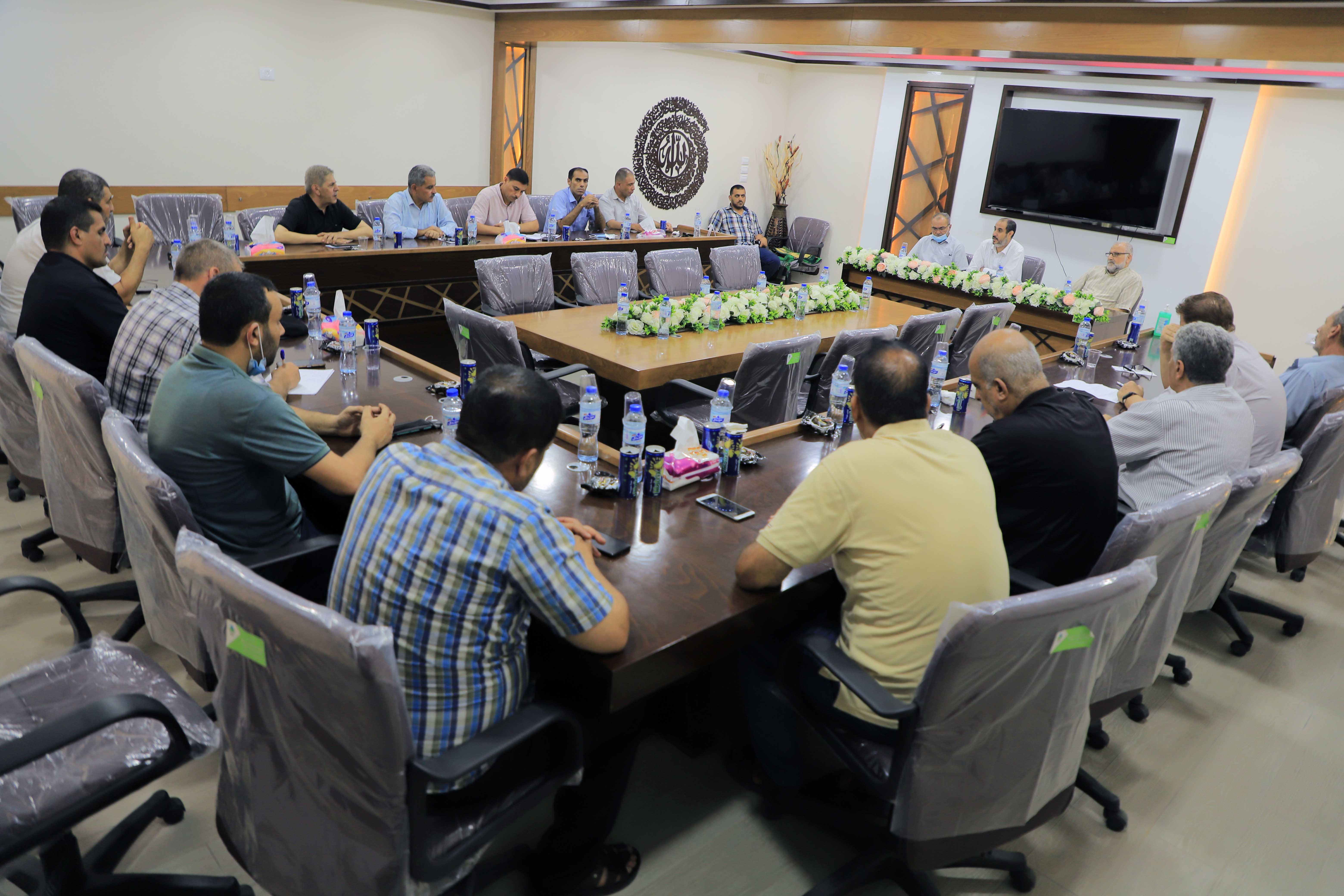 بلدية رفح تستضيف لقاءً مهمًّا يجمع ناديي الشباب والخدمات