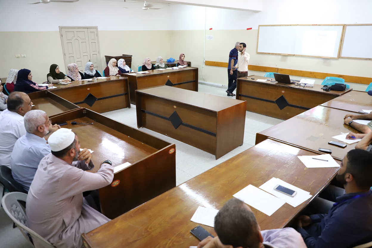 بلدية رفح تنظم دورة في مهارات التعامل