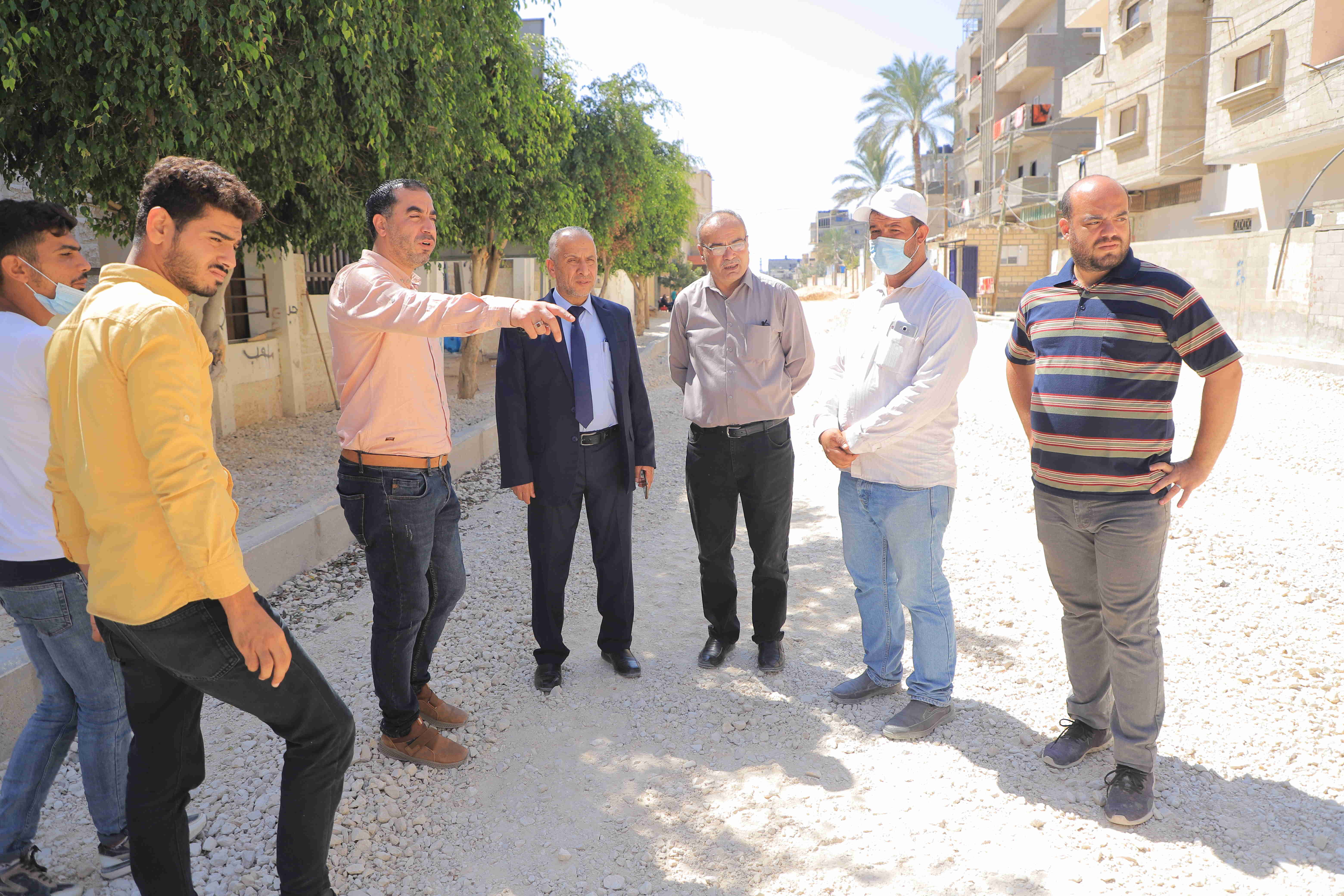نائب رئيس بلدية رفح يتفقد عددًا من المشاريع التطويرية في المدينة