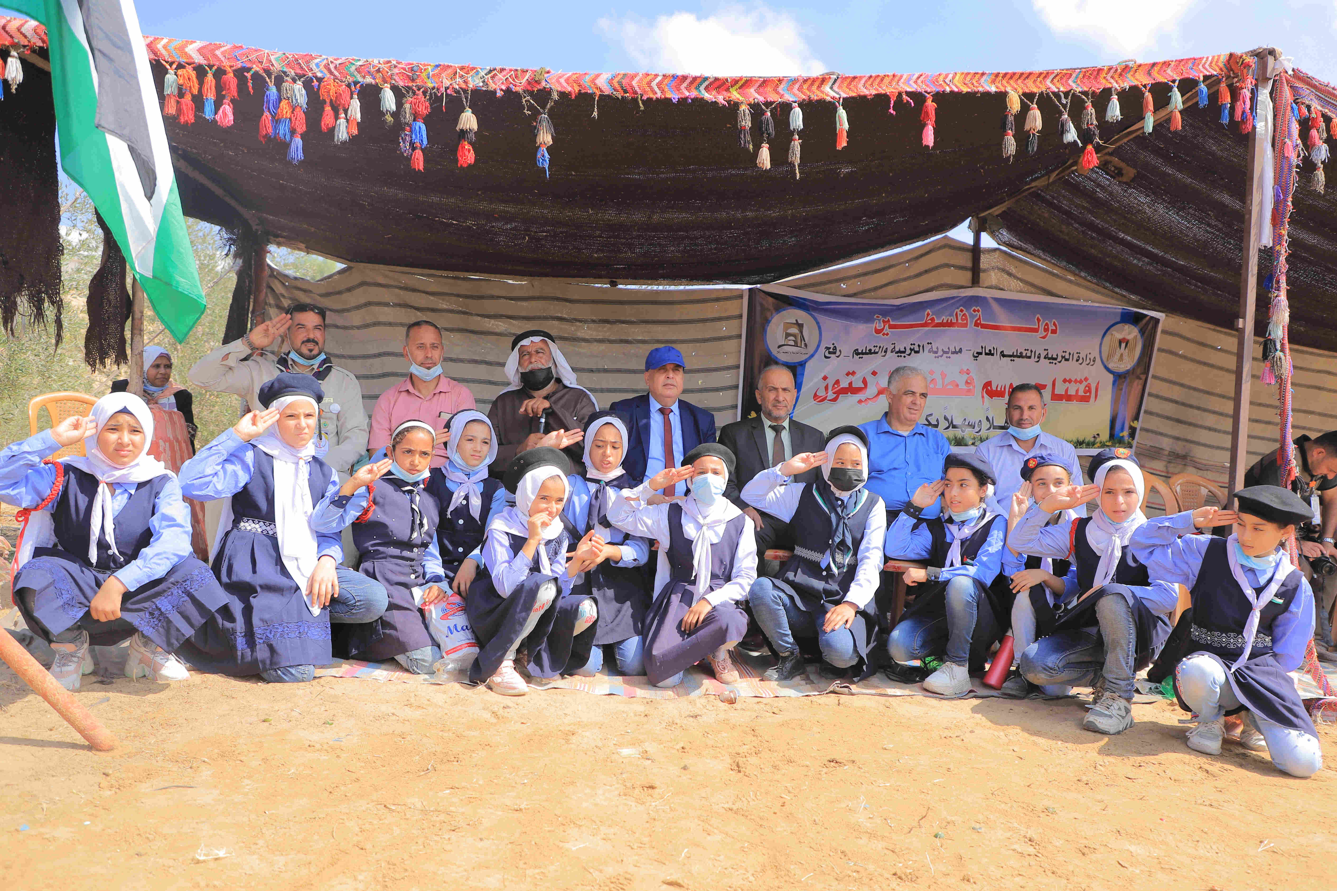 بلدية رفح تشارك في فعالية افتتاح موسم قطف الزيتون