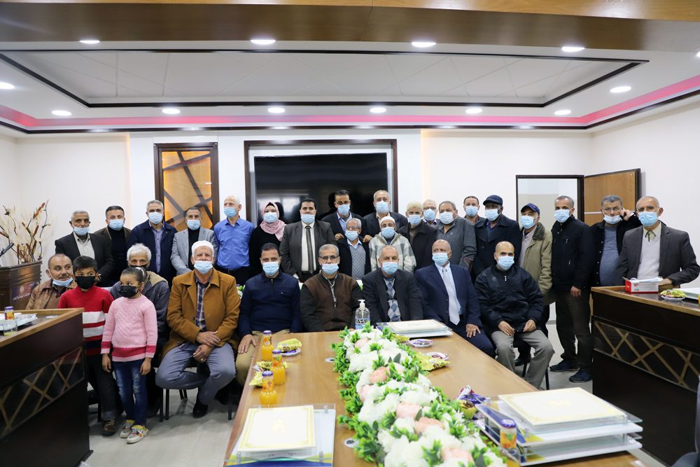 بلدية رفح تكرم موظفيها المتقاعدين