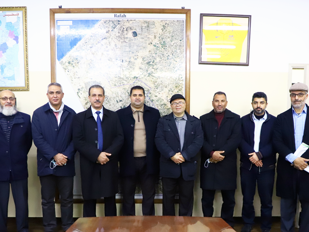 وكيل وزارة الحكم المحلي يزور بلدية رفح وسوق السبت الشعبي