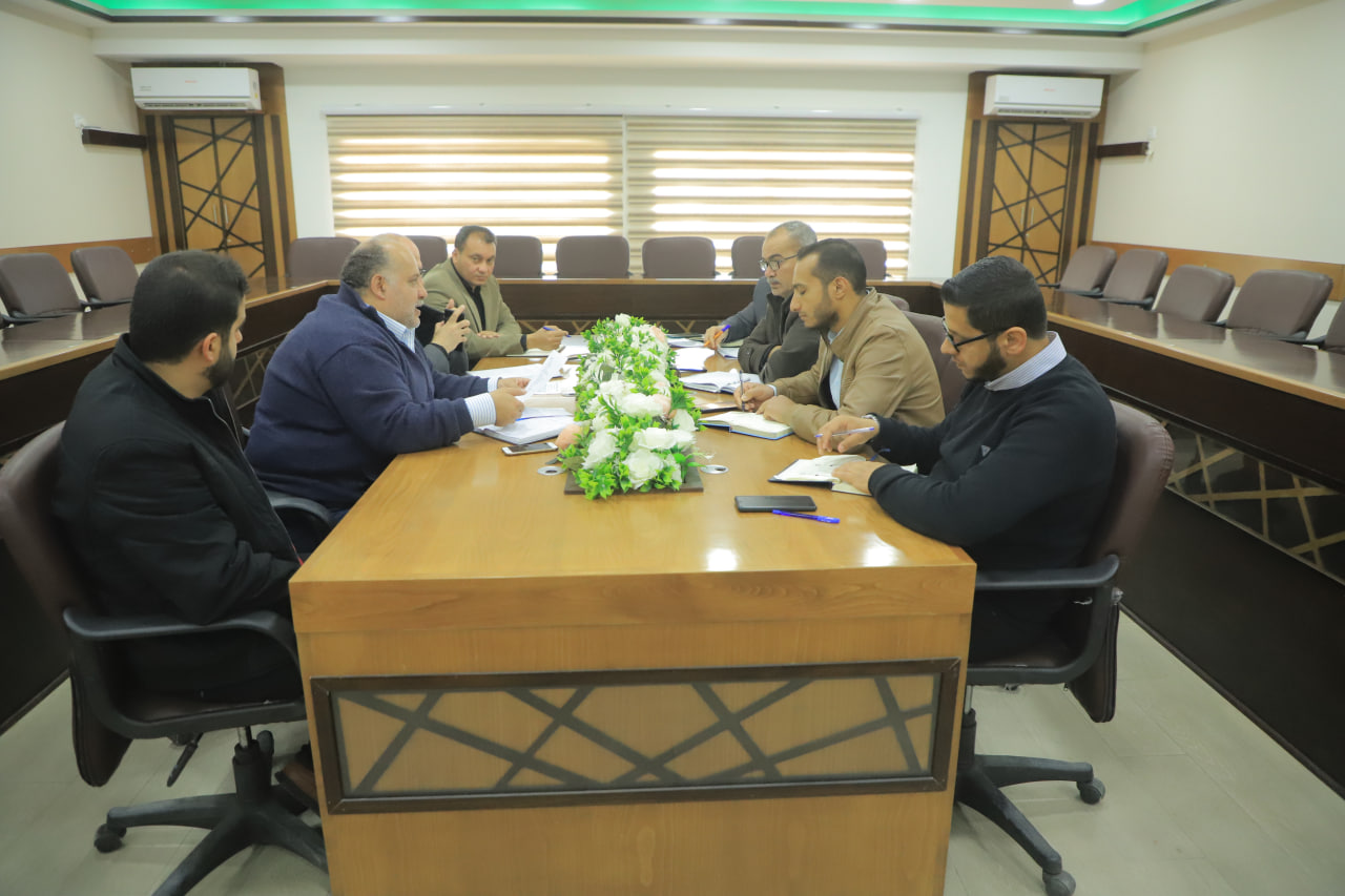 بلدية رفح تناقش مع 