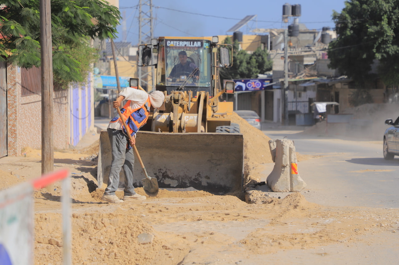 بلدية رفح تواصل أعمال تطوير شارع السلطان محمد الفاتح
