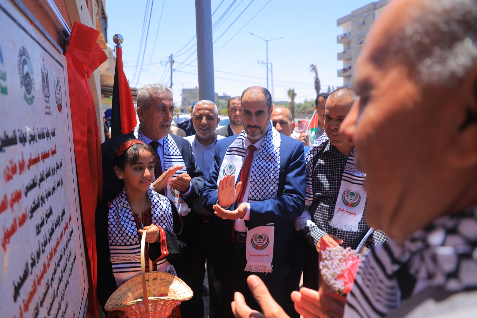 بلدية رفح تفتتح شارع أبو بكر الصديق في حي المواصي