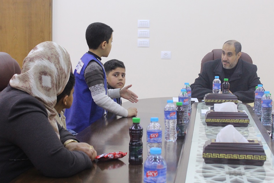 الصوفي يستقبل وفدًا من مدرسة ذكور رفح الابتدائية (أ)