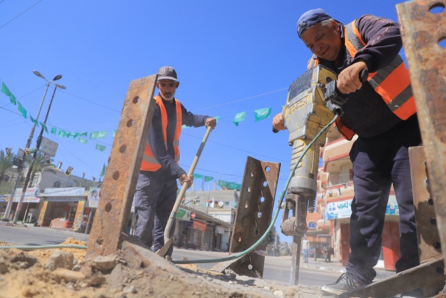 بلدية رفح تشرع بأعمال تطوير دوار زعرب